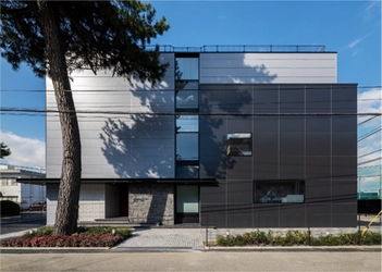 三井住友建設株式会社「大志寮」に産業用蓄電システムを納入 　～太陽光発電の有効活用により 自家消費率100％・「ZEH-M」実現に貢献～