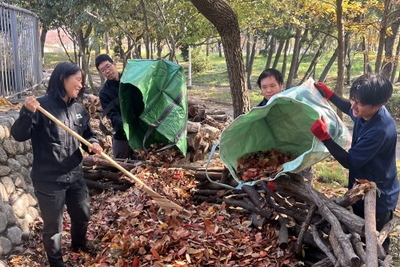 落ち葉を集め、腐葉土として自然に還す「バイオネスト」