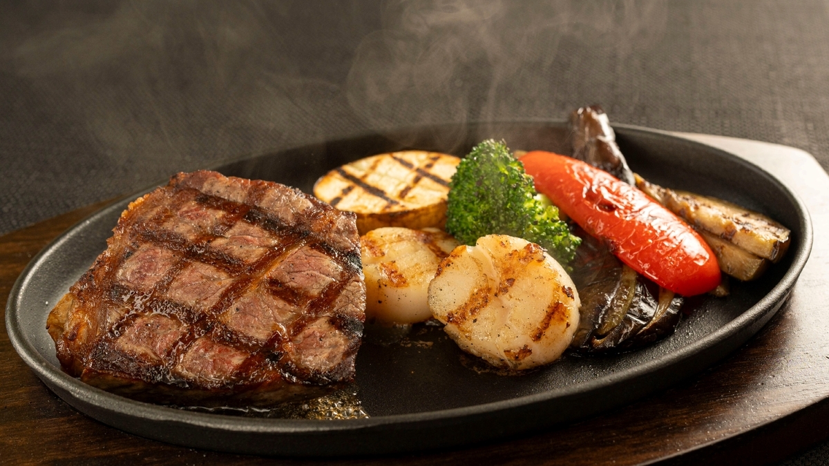 淡路島西海岸「オーシャンテラス」で楽しめる鉄板焼き 熱々の淡路牛と帆立を楽しめるメニューが12月2日より新登場!