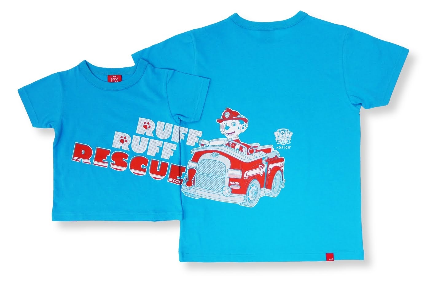 「RUFF‐RUFF RESCUE!」のタイポグラフィとファイヤートラック(消防車)を操る「マーシャル」が フロントからバックにかけてつながるデザインです。