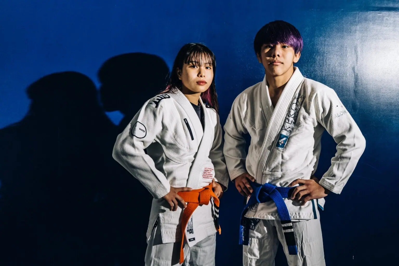 左)妹の知名眞陽菜(ちなまひな)選手、右)兄の知名昴海(ちなすかい)選手