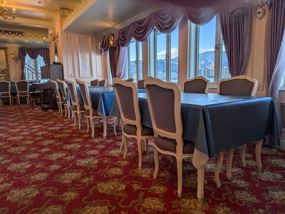 6WoUl8Z1E2aOeBf0q4vv.jpg?w=940&h=940