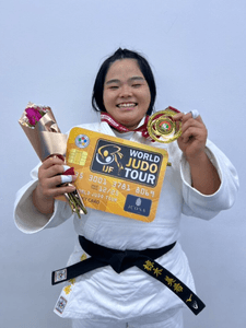 6XMsSflNDyrE0mDxtRTT.png?w=940&h=940