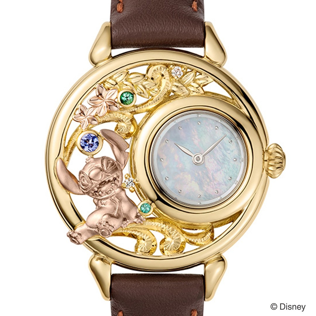 「スティッチ」が大好きな奥さまへの誕生日プレゼントとしてオーダーいただいた時計。