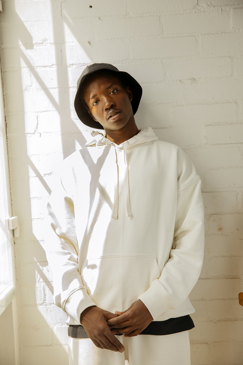 スウェットパーカ¥4,999 スウェットジョガーパンツ¥3,999