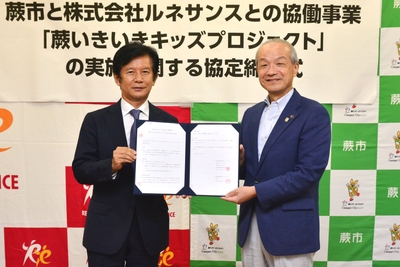 6gHe98LEQER7dIYoVU0y.jpg?w=940&h=940