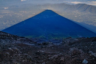 山頂から見える「影富士」