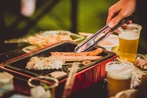 都会の真ん中でキャンプ料理が楽しめます