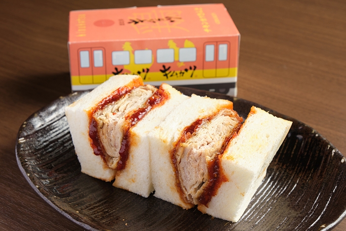○ヤンニョムチキンカツサンド 650円(税込)