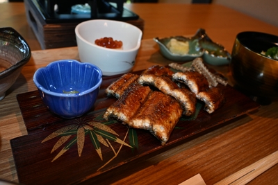 炭火でじっくりと焼き上げた御膳の鰻