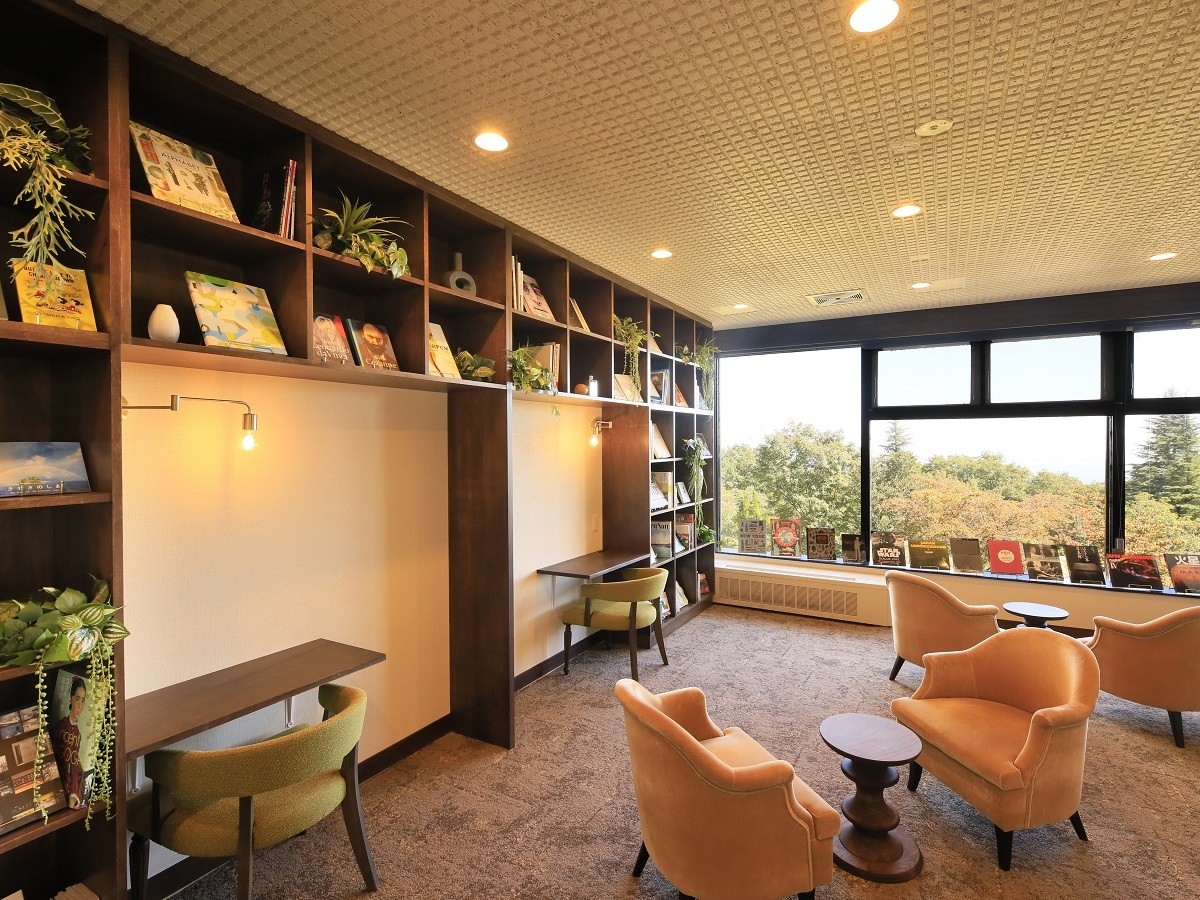 ライブラリーラウンジ