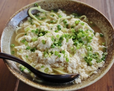 沖縄そば：ゆし豆腐