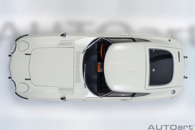 オートアート社製トヨタ 2000GT 1967
