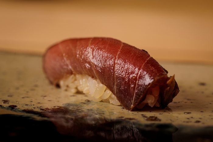 屋形船「鮨 おりがみ」天然生本まぐろ赤身漬け