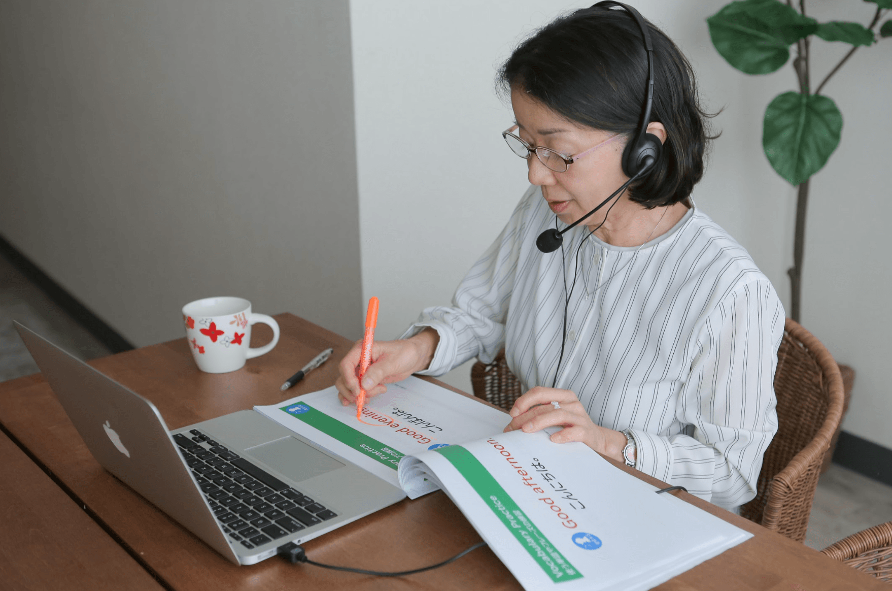 「QQ脳トレ英語」の受講をする様子