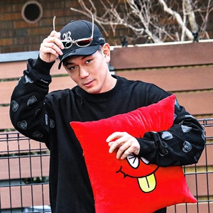 7Fvb9tHZHtWMaFKUQxXL.jpg?w=940&h=940