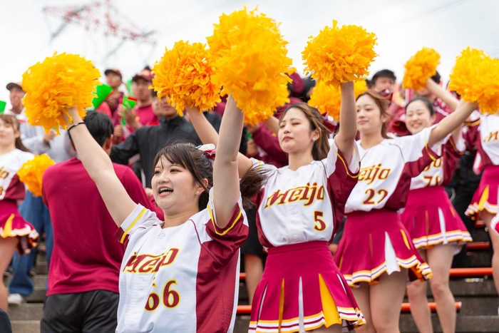 応援するチアリーディング部(ナゴヤドーム前写真部Freude提供写真)