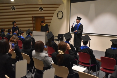 3年間の思い出を語る修了生