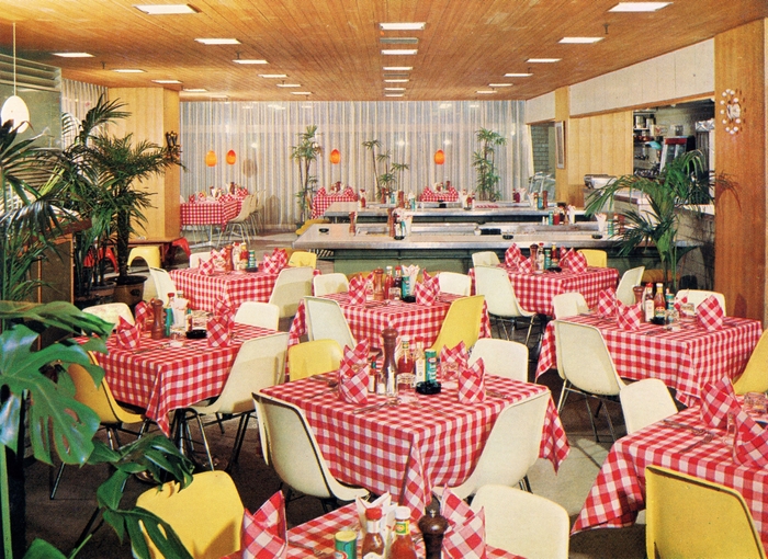 創業まもないトップスTBS会館店