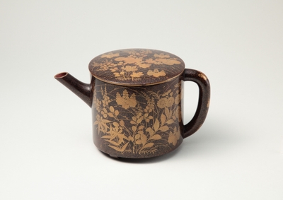 桐紋秋草蒔絵湯桶