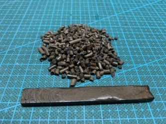 世界初！GSアライアンスが天然深共晶溶媒を用いて、 木と石そのものから作った100％天然バイオマス系 生分解性プラスチックを開発