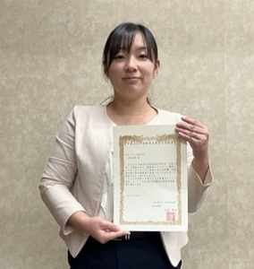 受賞者 当社 ミルクサイエンス研究所（受賞時）塚越 詩織