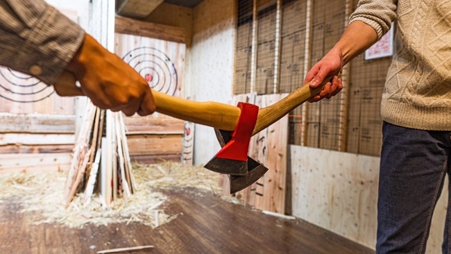 【日本初】斧投げBAR「THE AXE THROWING BAR®︎ 浅草店」が2021年2月1日にリニューアルオープン決定！