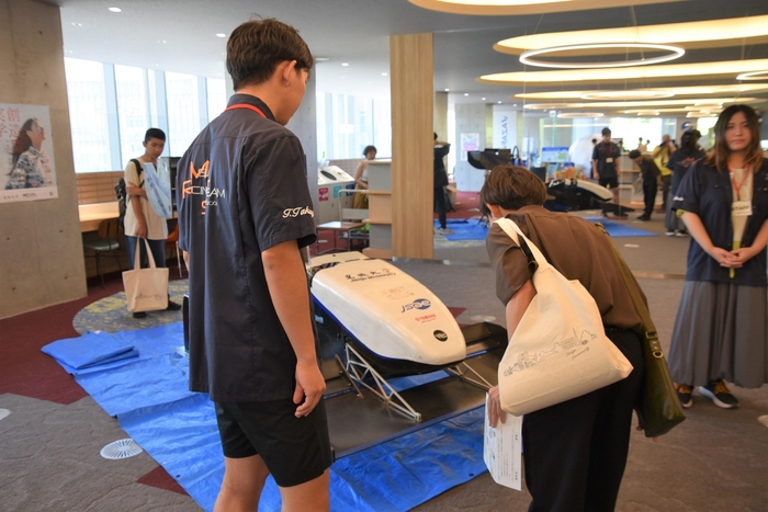 フォーミュラカーの展示