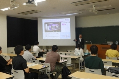 会社説明会では熱心な質問が相次ぎました