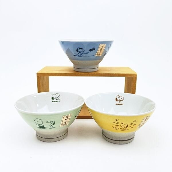 食器にもスヌーピーを。波佐見焼の小さめ茶碗が、あなたの食卓に彩りをもたらします。