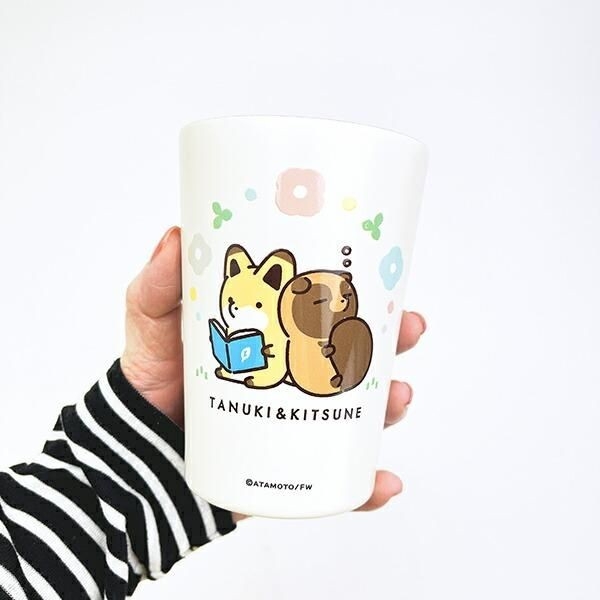 タヌキとキツネのほのぼの世界観が最高に癒される。機能性もばっちりなボトルとタンブラーです。