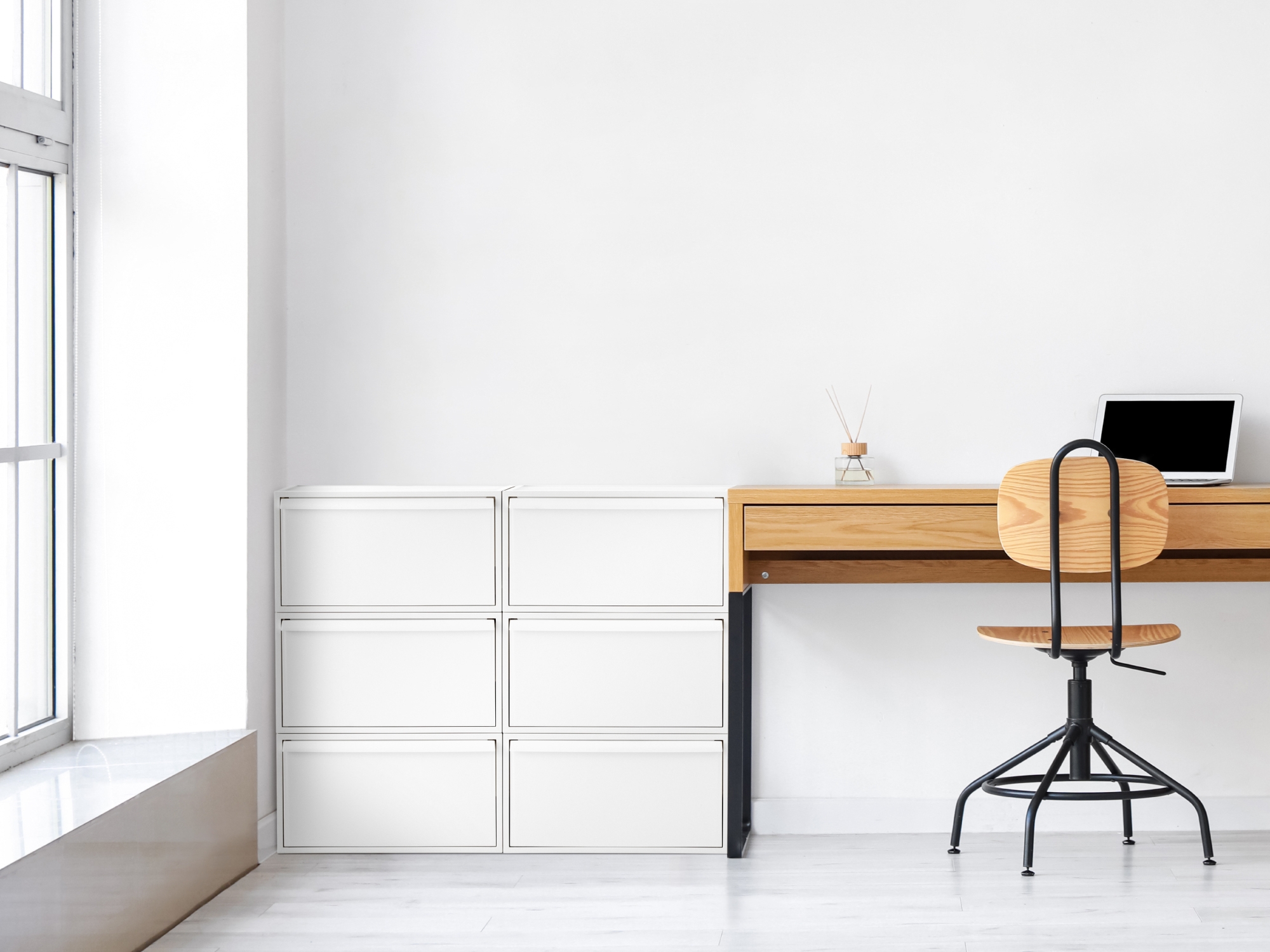 デスク横チェストとして