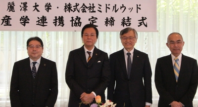 826A8NA7BDNtxvIOYrVz.jpg?w=940&h=940