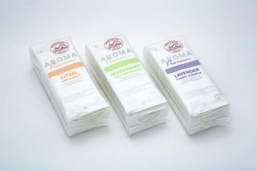 イラストレーター・五味健悟とのコラボおしぼり 『AROMA Premium』旧国立駅舎 まち案内所で販売開始！