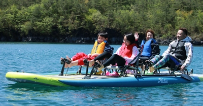 35年ぶりにブルーインパルスが大阪の空を舞う！ 大阪北港マリーナにて、水上レジャー「HOBIE」で海から見上げる特別体験イベント開催！