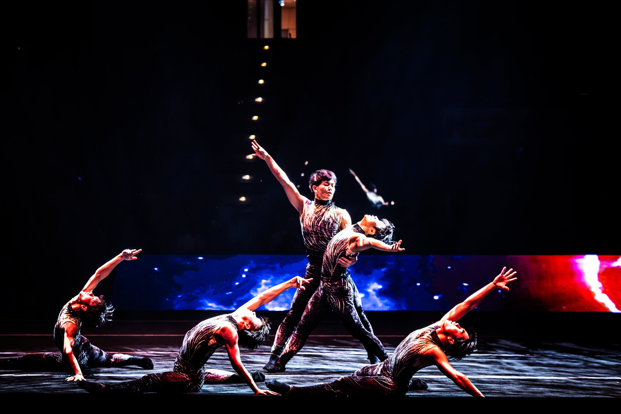 ぴったりと息の合った技を披露した団体演技(©Daniel Heydt)