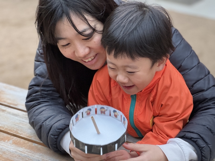 ▲家族で一緒にクラフト体験を楽しもう!