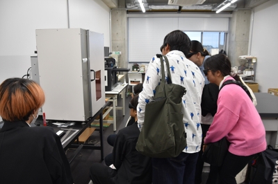 レーザー加工機を見学