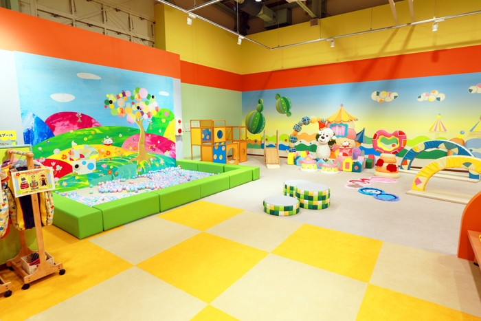 スタジオひろば:スタジオセットが再現された遊び場で、からだを動かしてあそぼう!