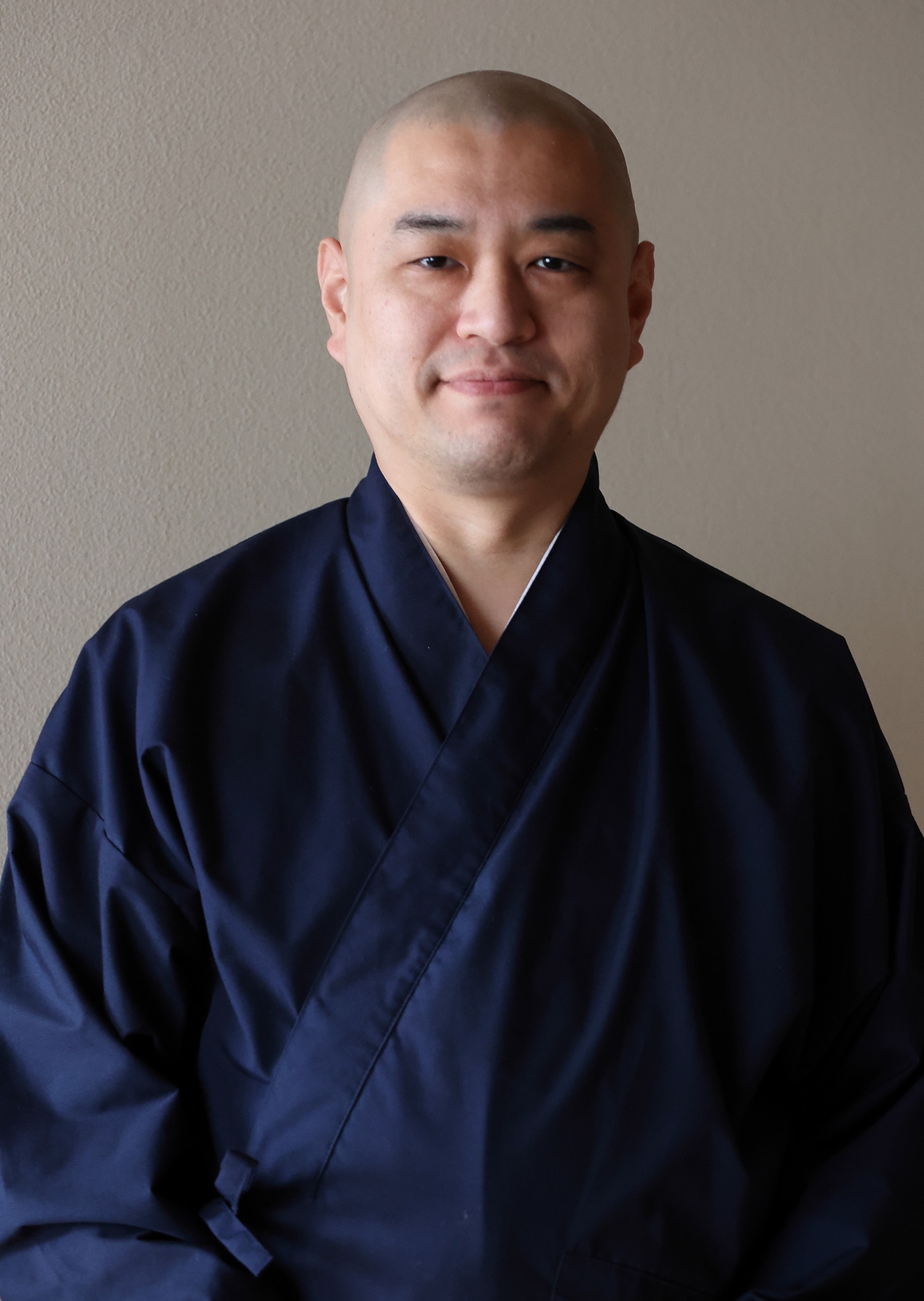 青江覚峰(あおえ・かくほう)