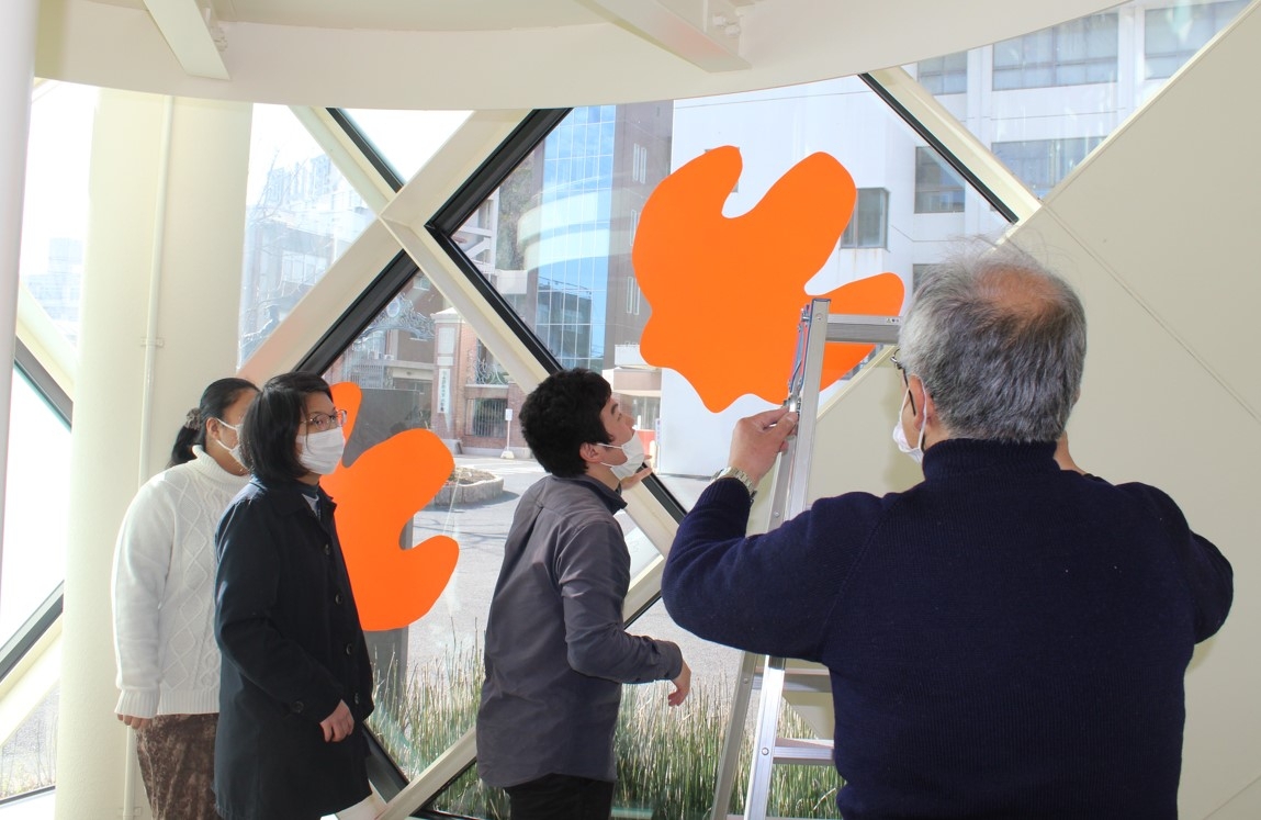 モンゴルの足跡データに基づいてシートの位置を慎重に決めます