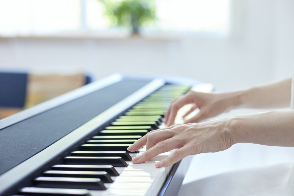 ピアノがうるさいと言われた時の対処法|騒音トラブルを防ぐ時間帯・防音対策・苦情の伝え方を解説