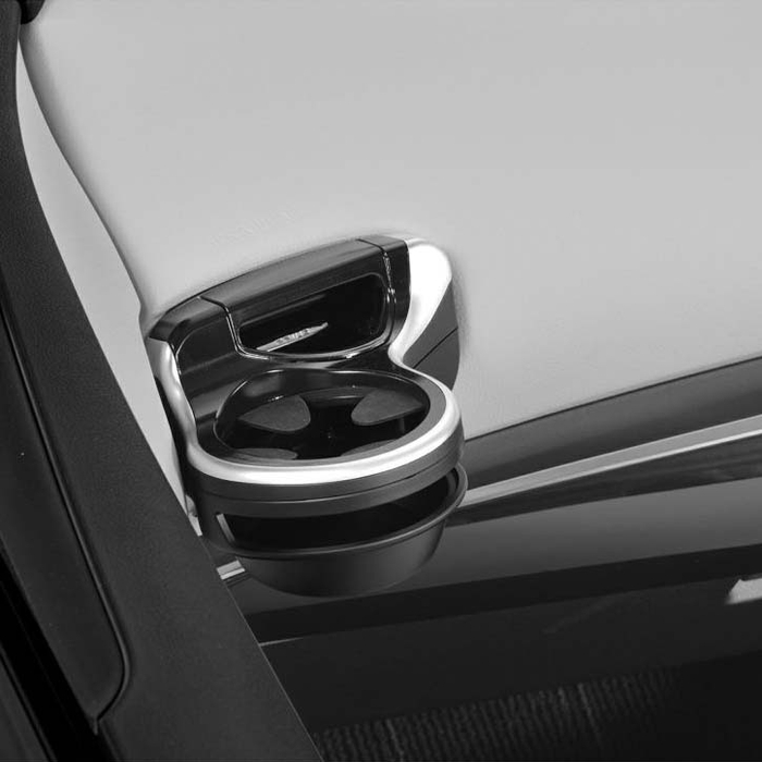 車内の雰囲気はそのまま (NZ562 Z 助手席側)