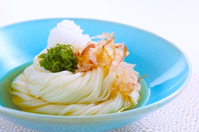 出品したもちもちの麺、「手延べむぎくらの麺」