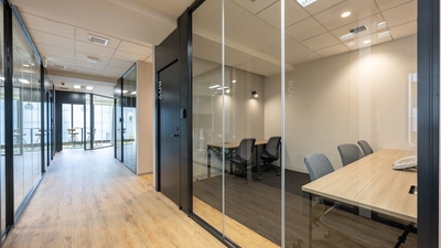 8NcDxscGtD4Ib4vUlZGt.jpg?w=940&h=940