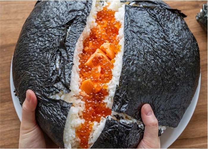 総重量約2kgの迫力満点“夢のおにぎり”