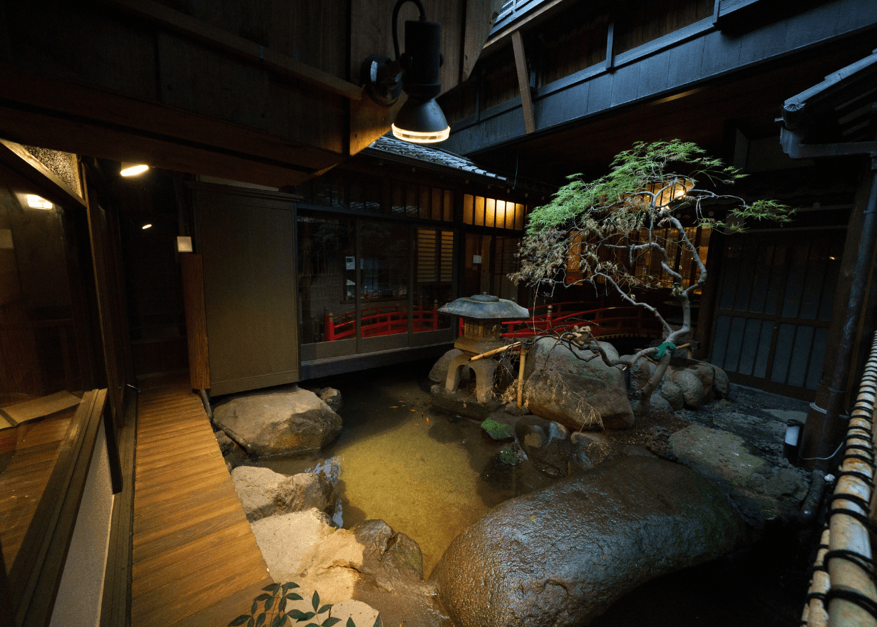 和牛ステーキ炉路 | Wagyu Steak -ROJI-