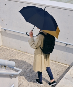 バックプロテクトアンブレラ ネイビー×キャメル（税込¥3,190）