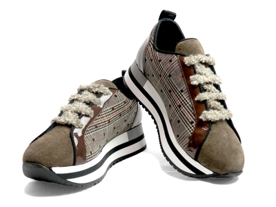 8je1cn0jd6j7RyVK3rR3.jpg?w=940&h=940