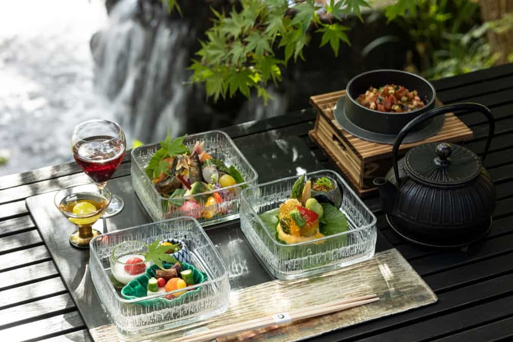 【星のや軽井沢】夏野菜と発酵食材を組み合わせた特別朝食「夏涼(かすず)の重」提供決定|期間:2022年7月1日~8月31日